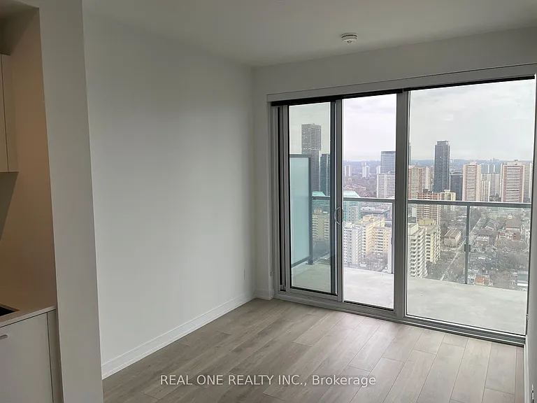 3 Gloucester St #3704 — Photo 6
