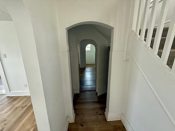 2nd image of 411 Cabell Ct