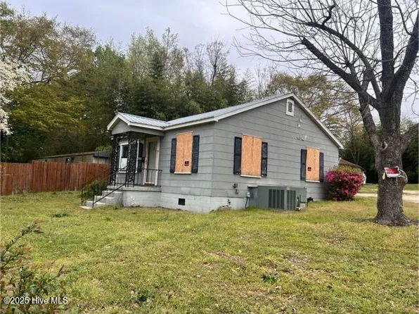 105 Rohanen Avenue, Rockingham, NC 28379