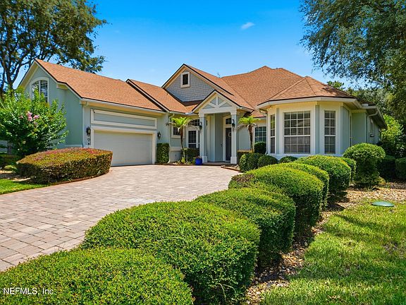 3rd image of 2357 W CLOVELLY Lane