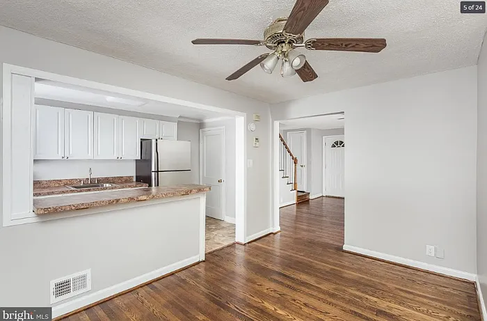 7457 Lawrence Rd — Photo 6