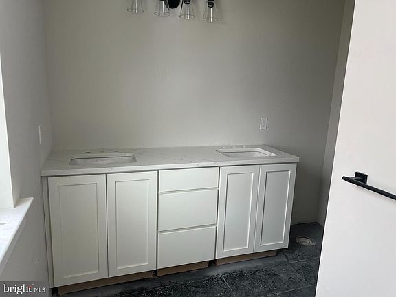 5th image of 51 W Clymer Ave