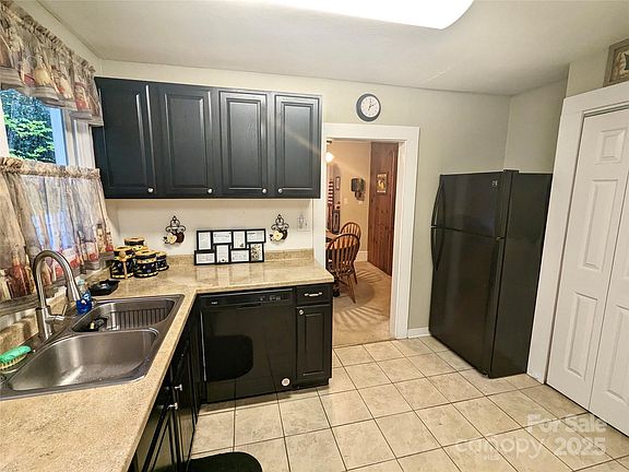 5th image of 46 Tree Farm Rd