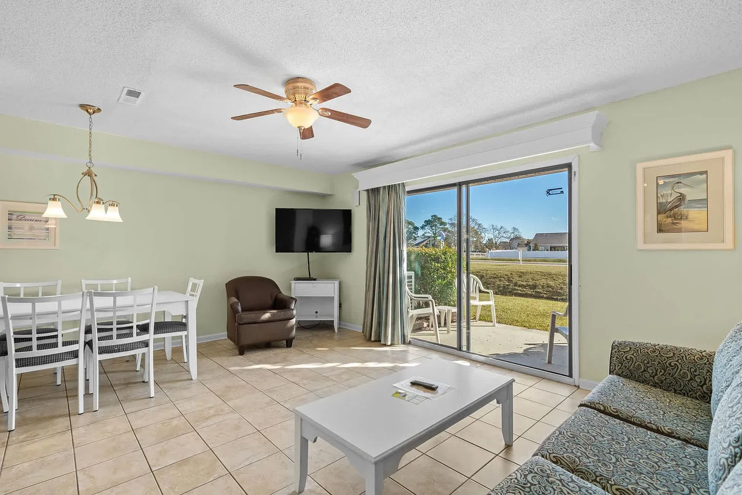 2 bed, 1.0 bath, 839 sqft, $2,958 — Photo 3