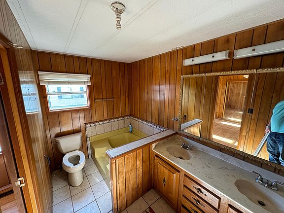 4th image of 4216 Highland Lakes Dr