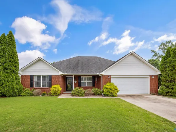1904 Glenwood Dr SW, Hartselle, AL 35640