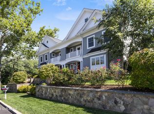 3 Orchard Pl UNIT B, Greenwich, CT 06830