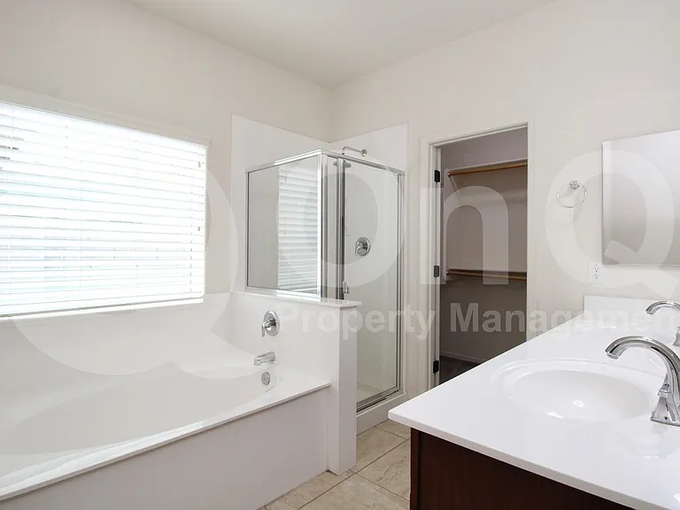 2980 E Ridgewood Ln — Photo 19