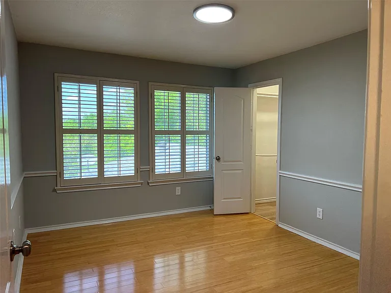 829 Ash Grove Ln — Photo 5