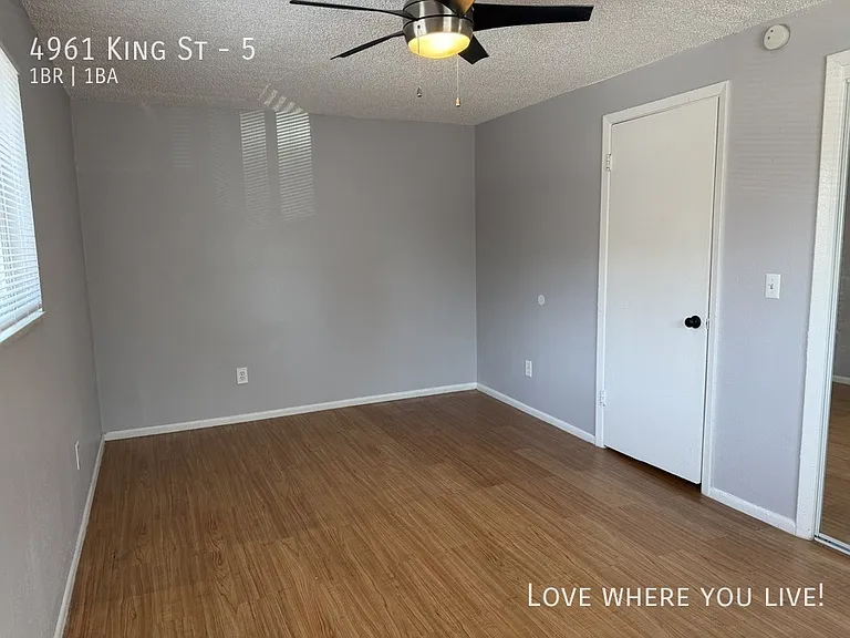 4961 King St #5 — Photo 11
