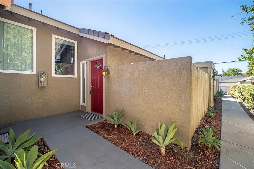 2 bed, 1000 sqft, $2,750 — Photo 2