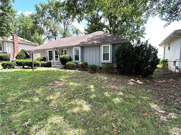 2nd image of 11007 Spring Valley Rd