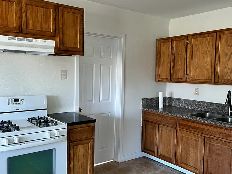 15509 Amar Rd — Photo 8