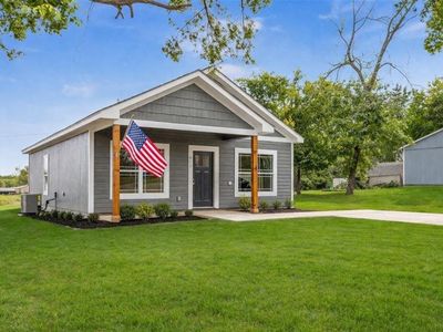 216 W 4th St, Pomona, KS, 66076