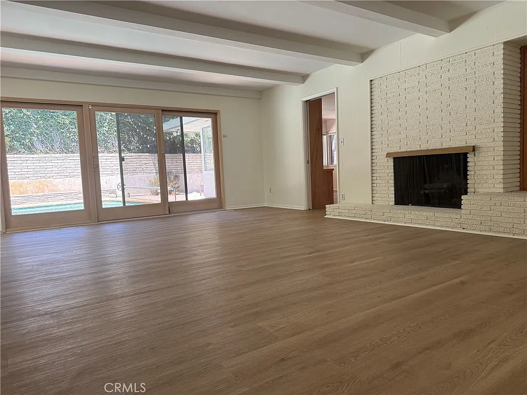 3 bed, 2466 sqft, $5,995 — Photo 3
