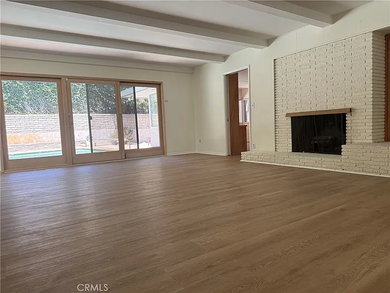 17 Andrea Ln — Photo 3