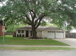 1213 S Bend Dr, Alvin, TX 77511