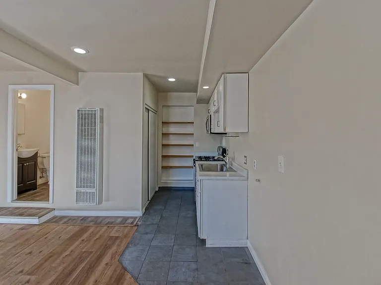 4541 W 172nd St #2 — Photo 21