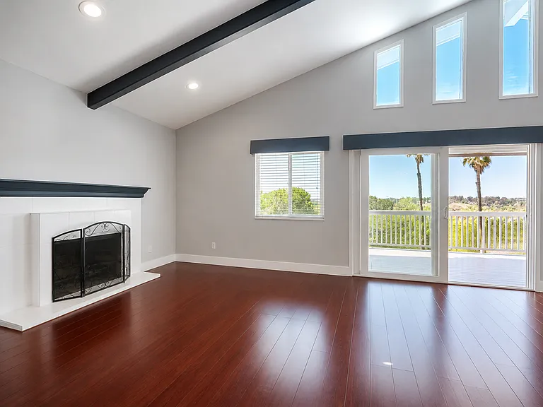 529 Vale View Dr — Photo 3