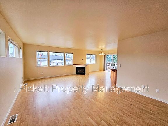 2nd image of 1116 Park Ave