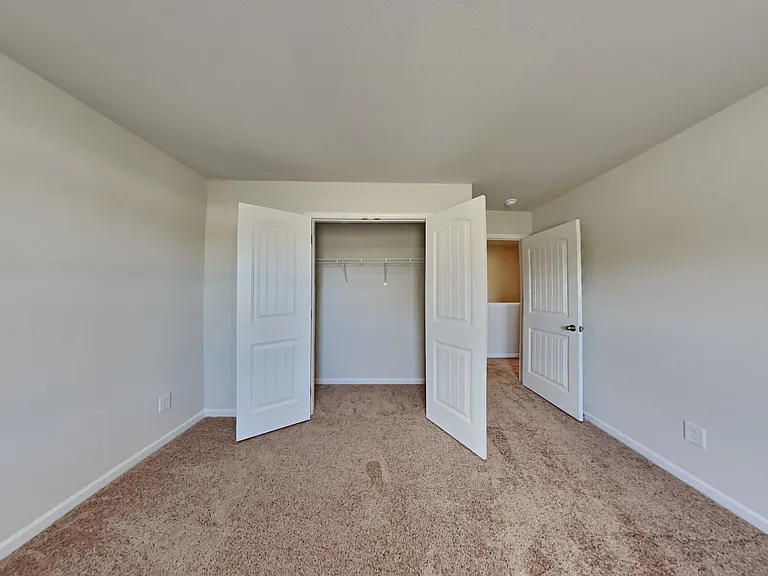 279 Royal Meadow Dr — Photo 10