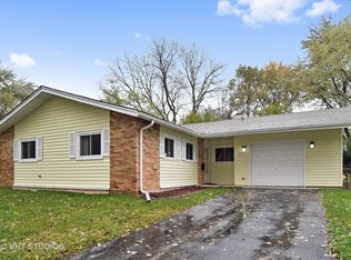 1675 Bedford Rd, Hoffman Estates, IL 60169