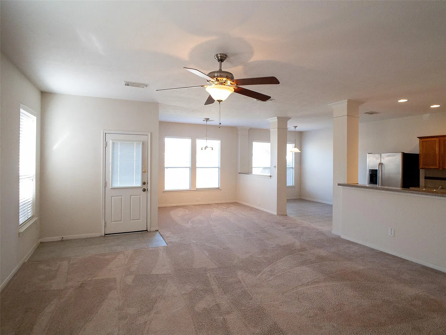 3 bed, 2.5 bath, 1868 sqft, $1,800 — Photo 3