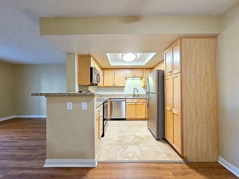 Citrus Court Apartments — Photo 72