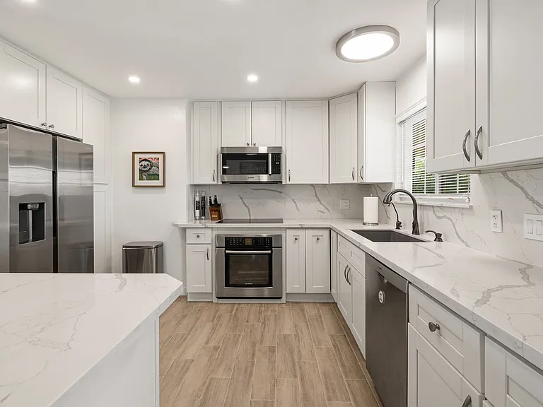 42600 Wisconsin Ave — Photo 2