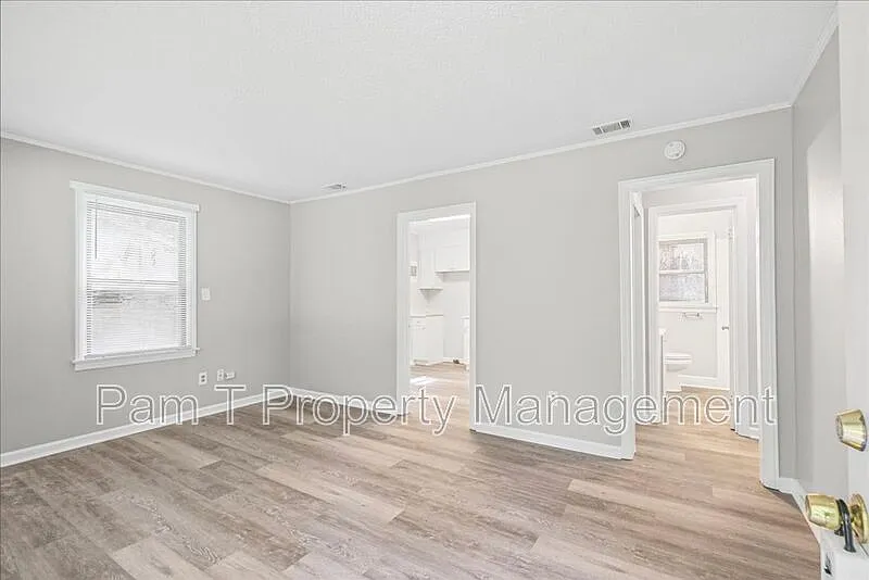 2 bed, 1.0 bath, 726 sqft, $1,595 — Photo 4