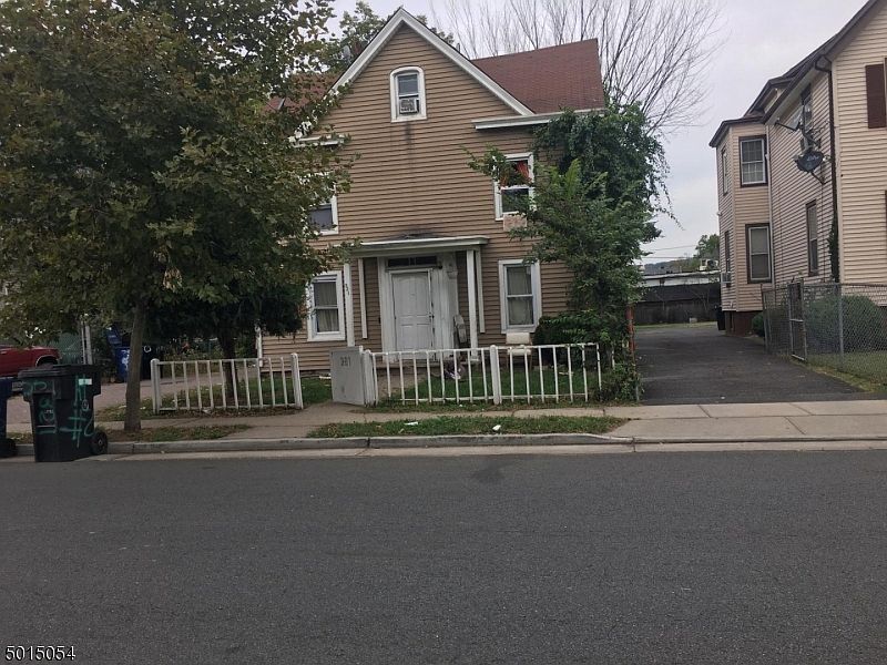 2nd image of 321 E 2nd St