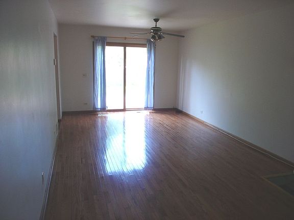 3rd image of 33371 N Valley View Dr