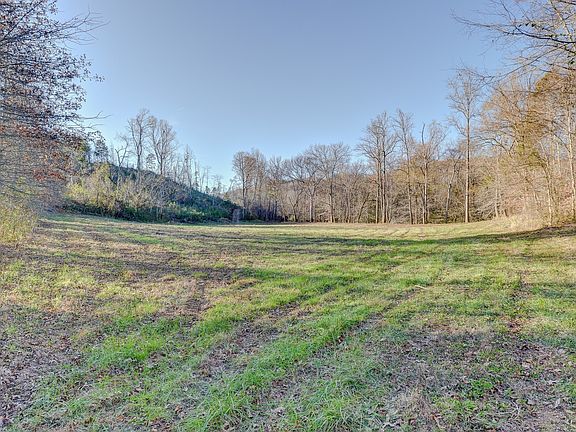 5th image of 2800 Hills Creek Rd