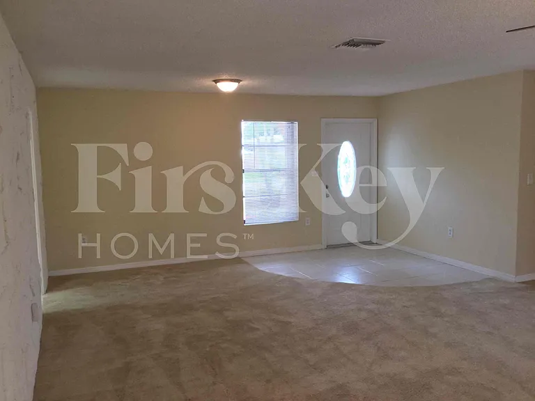1955 NW 193rd Ter — Photo 3