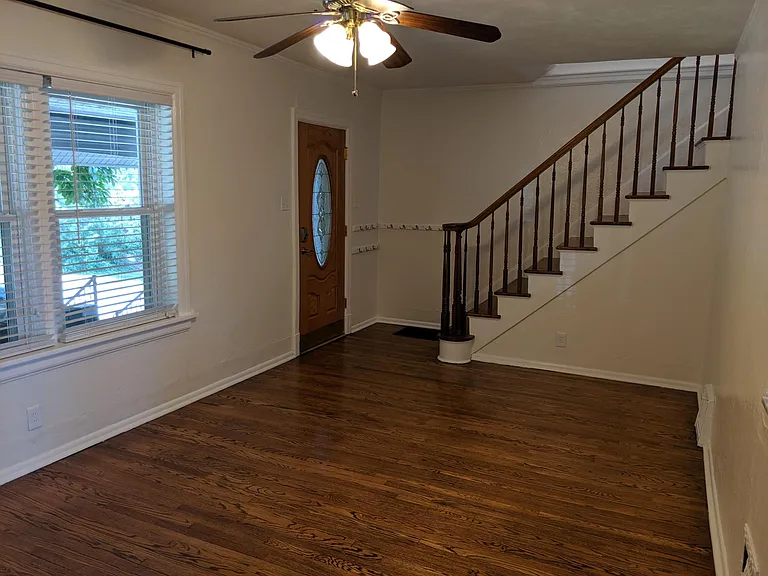 2500 Sulphur Ave — Photo 9