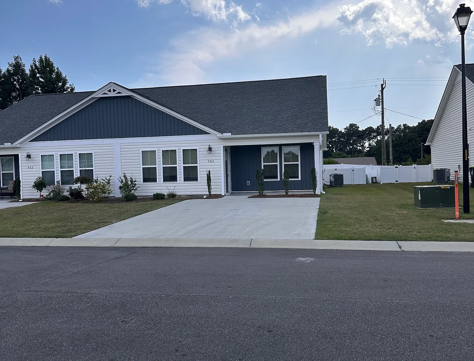 3 bed, 1266 sqft, $1,950 — Photo 1