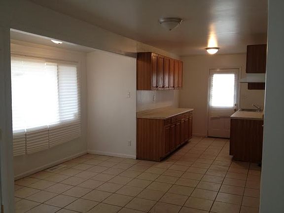 3rd image of 4401 Thrush Dr