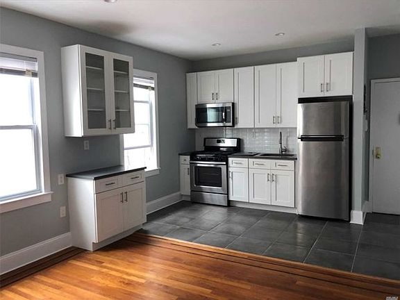 3rd image of 1008 Central Ave
