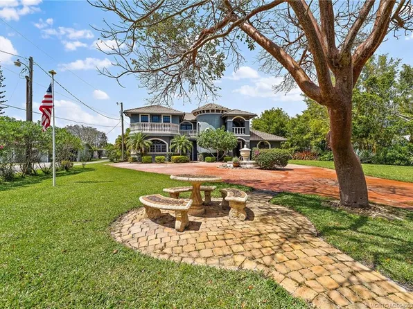 10305 S Indian River Dr, Fort Pierce, FL 34982