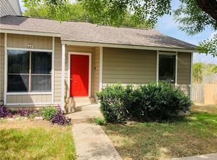 112 Hillside Cv UNIT A & B, Elgin, TX 78621