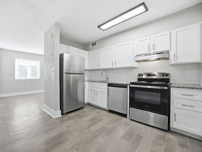 Ridgewood Apartments — Photo 10