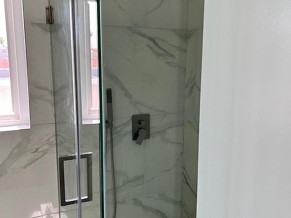 5th image of 1955 Tamarind Ave APT 20