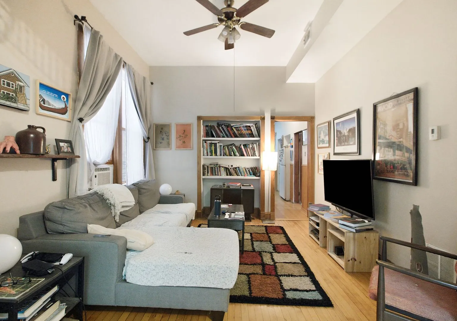 2 bed, 950 sqft, $2,700 — Photo 2