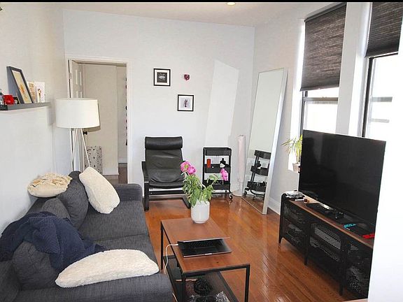 4th image of 319 Baltic St APT 18