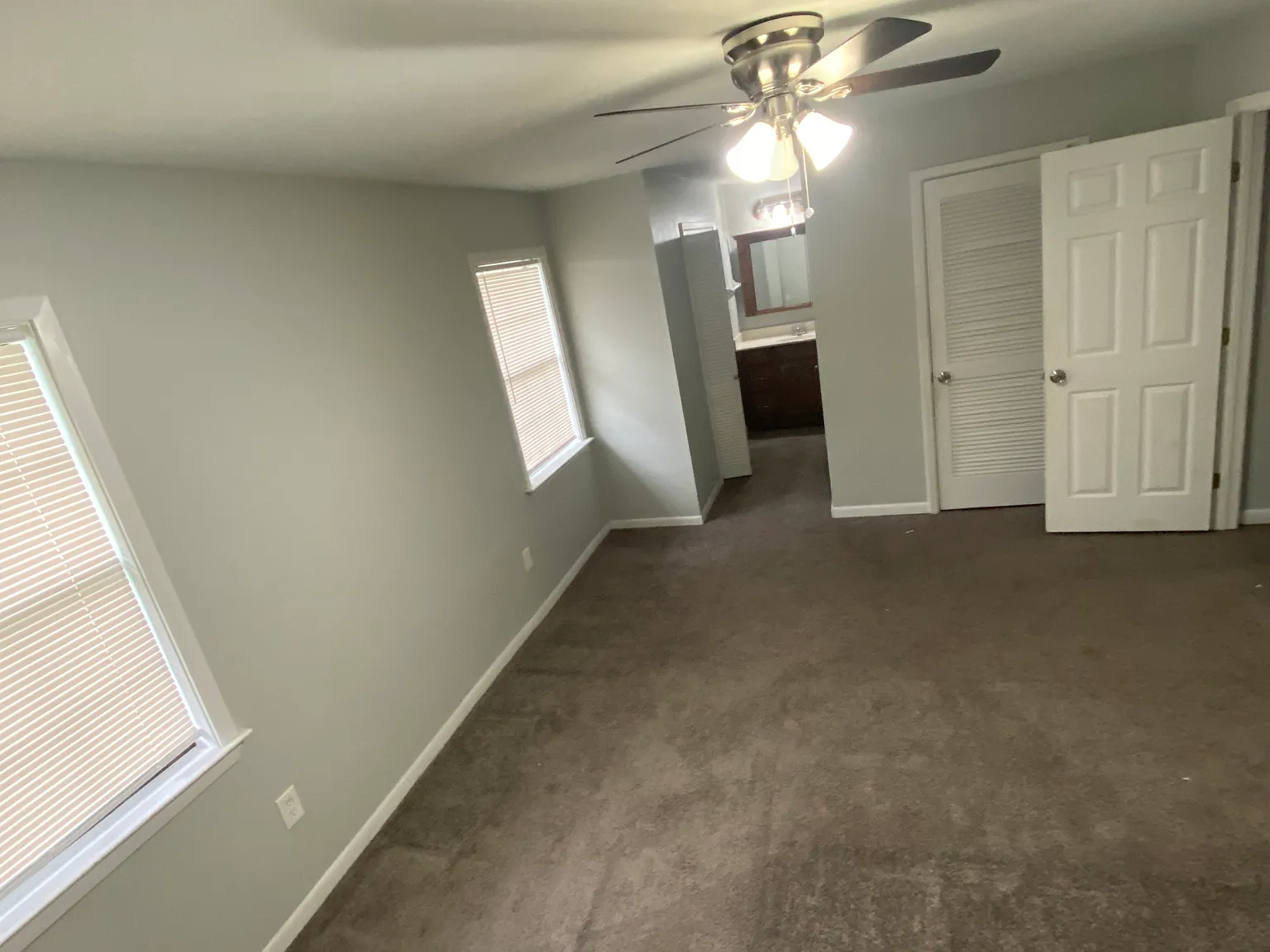 5 bed, 2238 sqft, $2,200 — Photo 4
