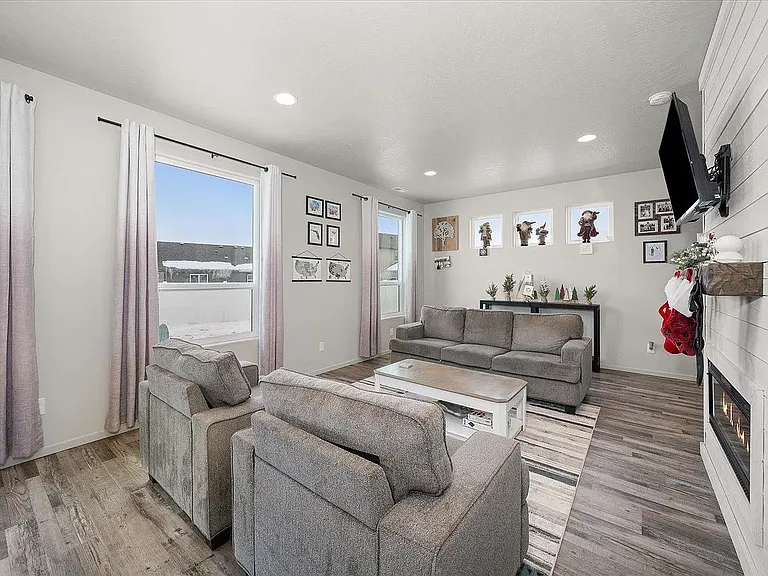 203 S Horton St — Photo 8