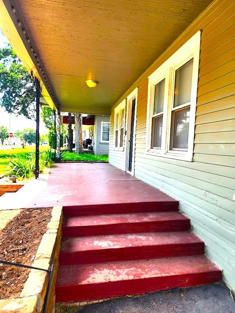 3 Bed 1 Bath & Covered Parking In Youngs Englewood Add Nw Okc — Photo 1