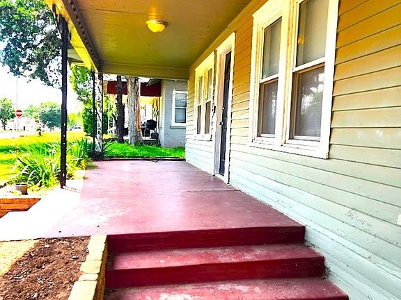 3rd image of 2237 NW 12th St