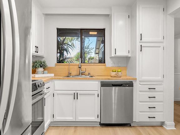 5th image of 574 Spinnaker Ct