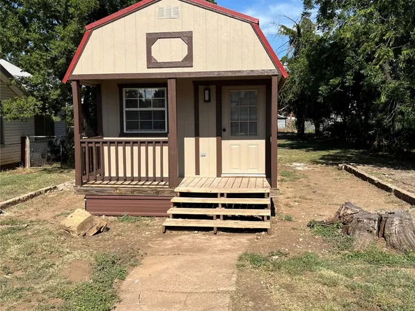 317 Vine St, Baird, TX 79504